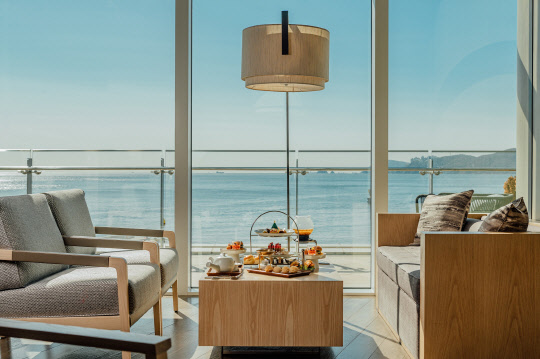 시그니엘 부산의 페스티브 애프터눈 티 세트 <롯데호텔 제공>